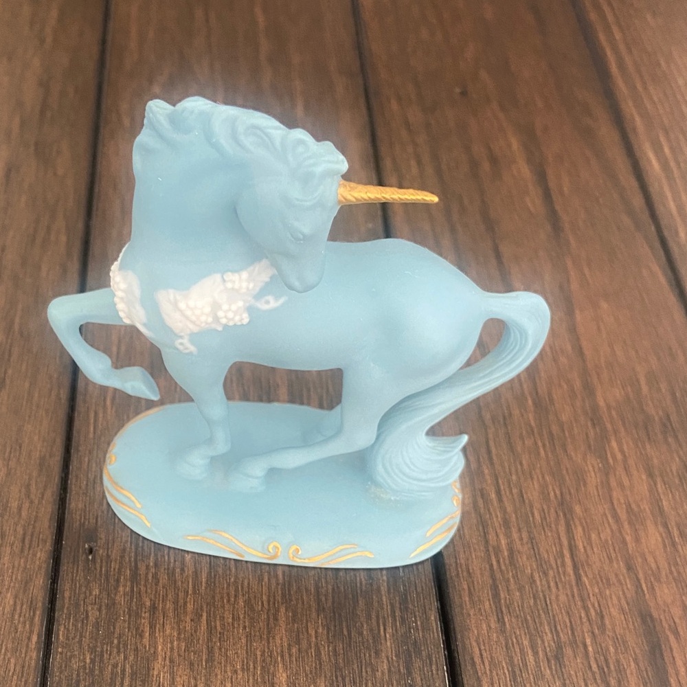 Vintage Franklin Mint Treasury of Unicorns 1991 WedgewoodPorcelain Figurine